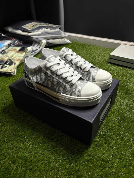 Dior B23s